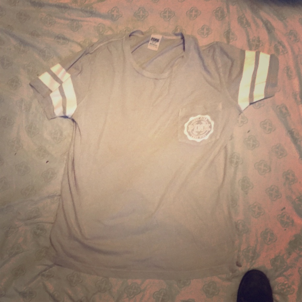 Over sized grey- pink brand t shirt